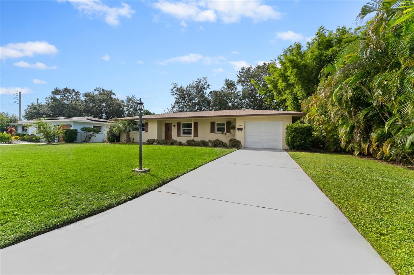 Melgert Ln, Sarasota, FL 34235