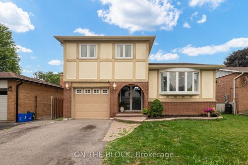 7 Chopin Crt, Whitby, ON, L1N6C5 | Card Image