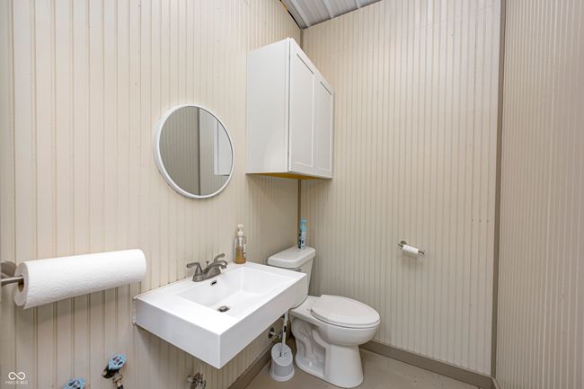 bathroom in pole barn | Image 66