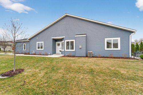 W206N16159 Stonebrook Drive, Jackson, WI, 53037 | Card Image