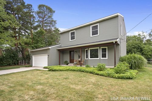 1711 Sherwood Dr Se, Grand Rapids, MI, 49506-5038 | Card Image