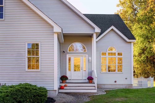 2 Copper Hill Rd, Hudson, NH, 03051-5078 | Card Image