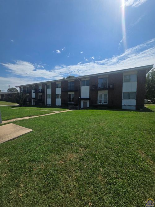 603 E 11th ave 11th St, Emporia, KS, 66801 | Card Image