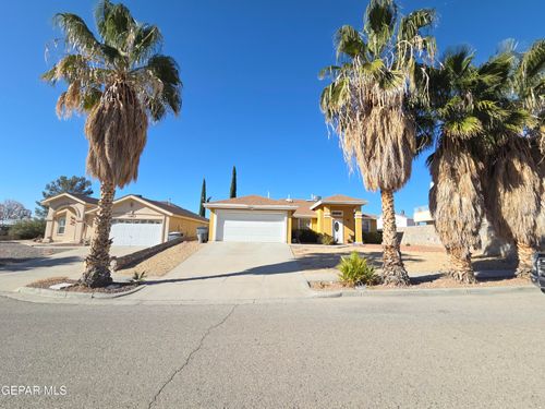 7051 Crown Ridge Dr, El Paso, TX, 79912-7243 | Card Image