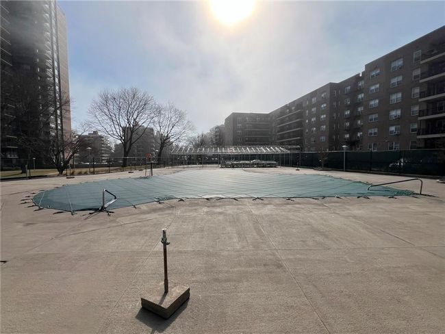 APT-8E - 166 Powells Cove Blvd, Home with 2 bedrooms, 2 bathrooms and null parking in Whitestone NY | Image 28