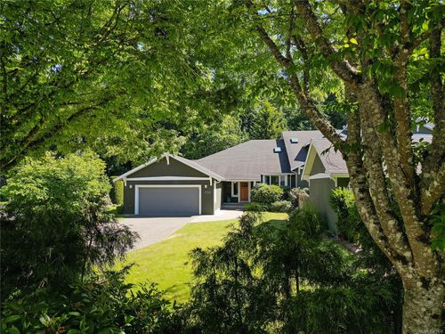 770 Hill Rise Lane, Saanich, BC, V8Y3K2 | Card Image