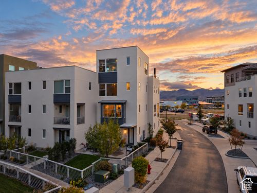 4589 W Scissor Way, South Jordan, UT, 84009-1270 | Card Image