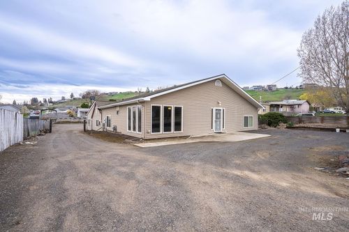 1357 Pound Ln, Clarkston, WA, 99403-2948 | Card Image