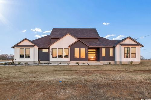 179 Hidden Ranch Ct, Floresville, TX, 78114-0059 | Card Image