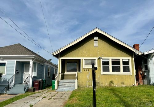 960 62nd St, Oakland, CA, 94608-1329 | Card Image