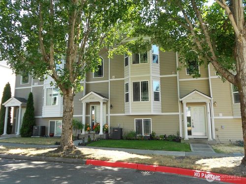 8433 13th Ave Se, Olympia, WA, 98513-9469 | Card Image