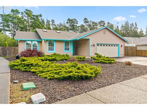 4130 Munsel Creek Dr, Florence, OR, 97439-8876 | Card Image