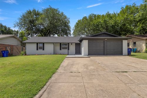 311 Arthur Dr, Kennedale, TX, 76060-5205 | Card Image