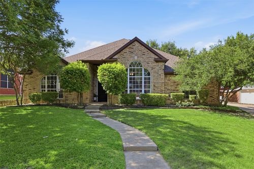 908 Chapel Dr, Denton, TX, 76205-8902 | Card Image