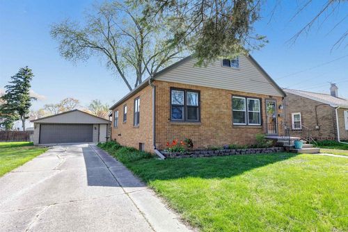 982 Holzer Street, GREEN BAY, WI, 54303 | Card Image
