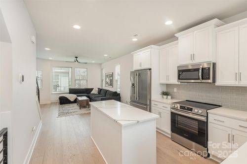 5048 York Park Ln, Charlotte, NC, 28217-3704 | Card Image