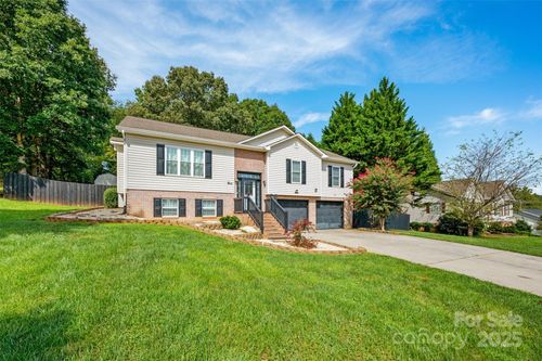 107 Cliffwood Dr, Hudson, NC, 28638-9296 | Card Image