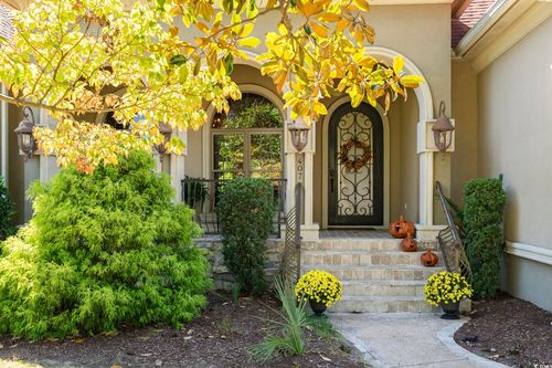 407 Pinecrest Dr, Myrtle Beach, SC, 29572-4746 | Card Image