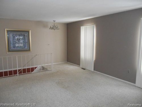 22812 Talford St, Novi, MI, 48375-4535 | Card Image