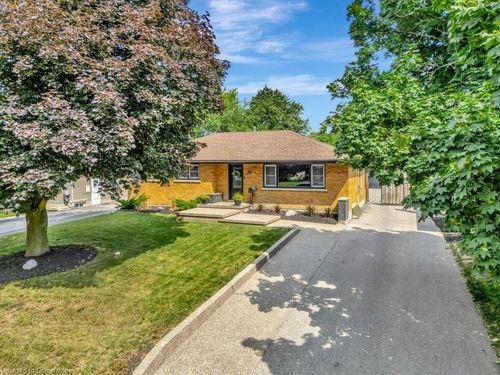 56 Stewart Ave, Cambridge, ON, N1R2T6 | Card Image