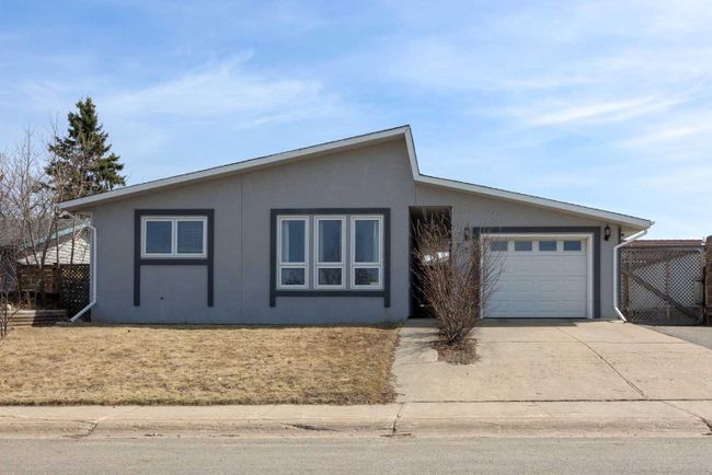 112 Beaconsfield, Home with 4 bedrooms, 2 bathrooms and 4 parking in Fort Mcmurray AB | Image 1