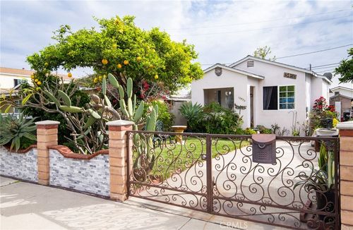 13450 Merkel Ave, Paramount, CA, 90723-2330 | Card Image