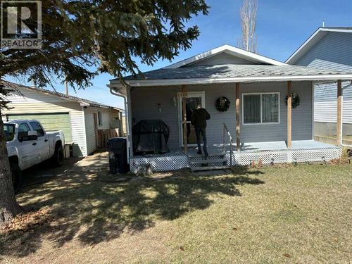 405 1 Avenue, Coutts, AB, T0K0N0 | Card Image