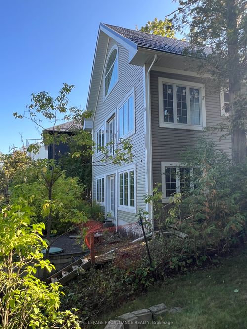 410-5427 Young St, Harwood, ON, K0K2H0 | Card Image