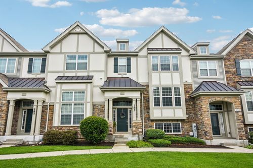 285 Bennett Dr, Carol Stream, IL, 60188-3349 | Card Image