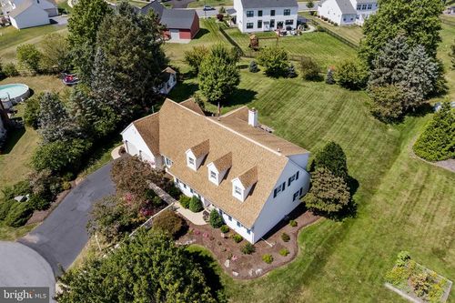 4 Eagle Cir, DENVER, PA, 17517-9775 | Card Image