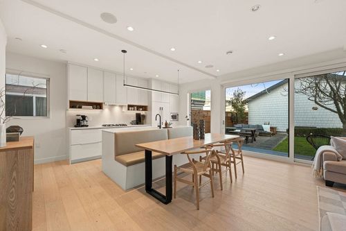 529 E 17th Ave, Vancouver, BC, V5V1B4 | Card Image