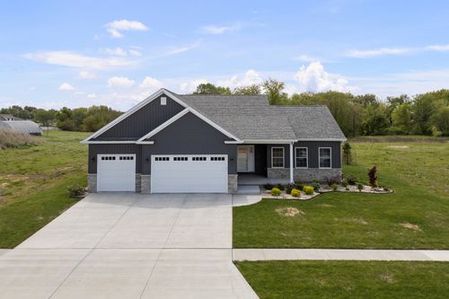 14 Viola Dr, Le Claire, IA, 52753-9784 | Card Image