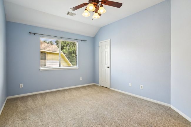 Ideal spaces for guest rooms, creative studios, or home offices. | Image 23