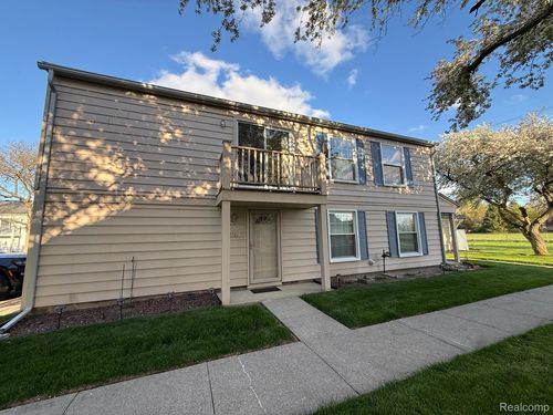 2761 Fox Hollow Court, Orion Charter Township, MI, 48360 | Card Image