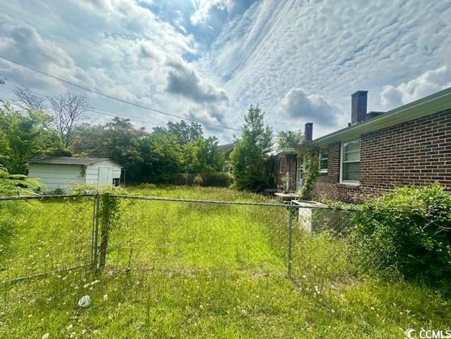 View of yard | Image 4