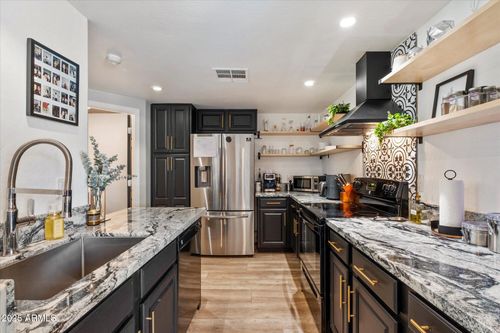 2-3034 N 39th St, Phoenix, AZ, 85018-7156 | Card Image