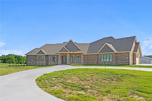 18405 371 Hwy, Platte City, MO, 64079-9780 | Card Image