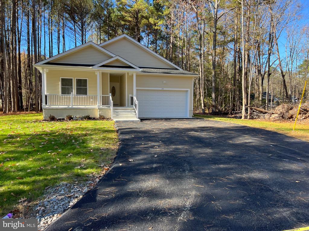 Circle Ln, Colonial Beach, VA 22443
