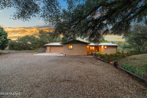 13 Hog Canyon Rd, Patagonia, AZ, 85624-6104 | Card Image