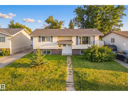 2412 80 St Nw, Edmonton, AB, T6K3P6 | Card Image