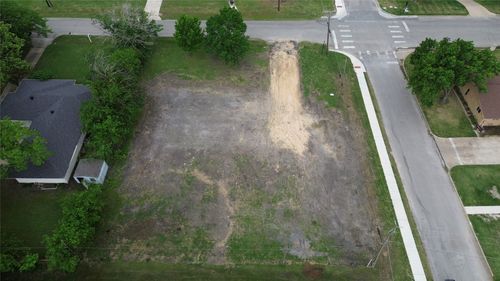 611 W Ash St, Celina, TX, 75009-6405 | Card Image