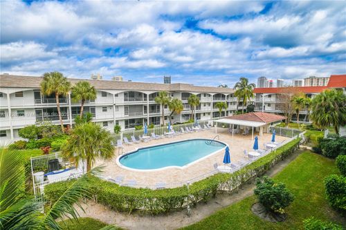 apt-319-541 Blue Heron Dr, Hallandale Beach, FL, 33009-5796 | Card Image