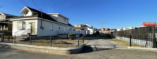 10 3rd St, Rosedale, NY, 11422-3117 | Card Image