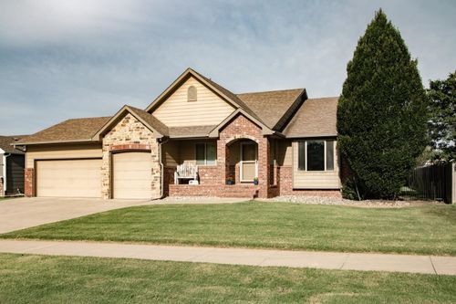 2825 N Emerson Cir, Derby, KS, 67037-8798 | Card Image