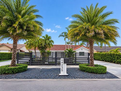 4235 Sw 143rd Ave, Miami, FL, 33175-6812 | Card Image