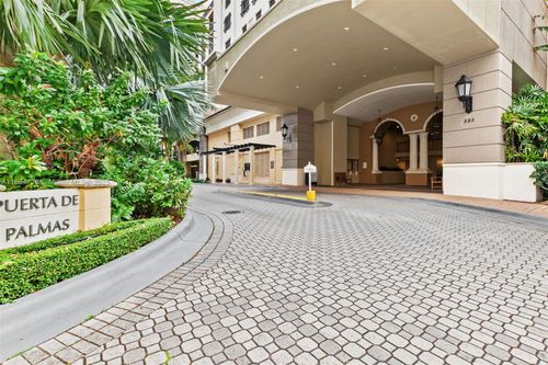 apt-113-888 S Douglas Rd, Coral Gables, FL, 33134-7573 | Card Image