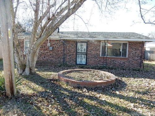 303 Ogden, Gideon, MO, 63848 | Card Image