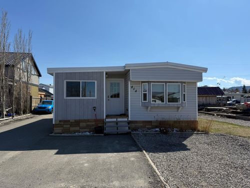 414 1st St, Lundbreck, AB, T0K | Card Image
