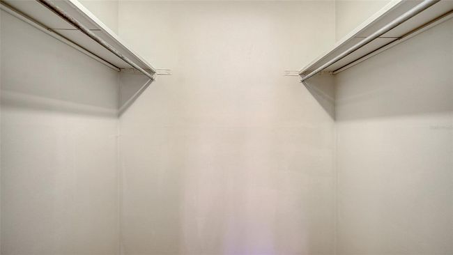 Walk in closet | Image 17