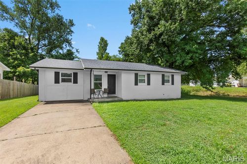 2039 Brink Ave, Cape Girardeau, MO, 63703-6401 | Card Image